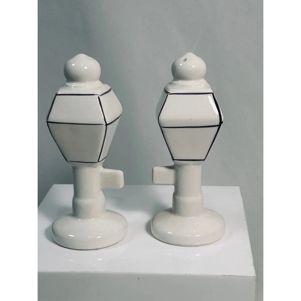 Vintage French Quarter New Orleans Street Lamp Salt and Pepper Shakers Set White